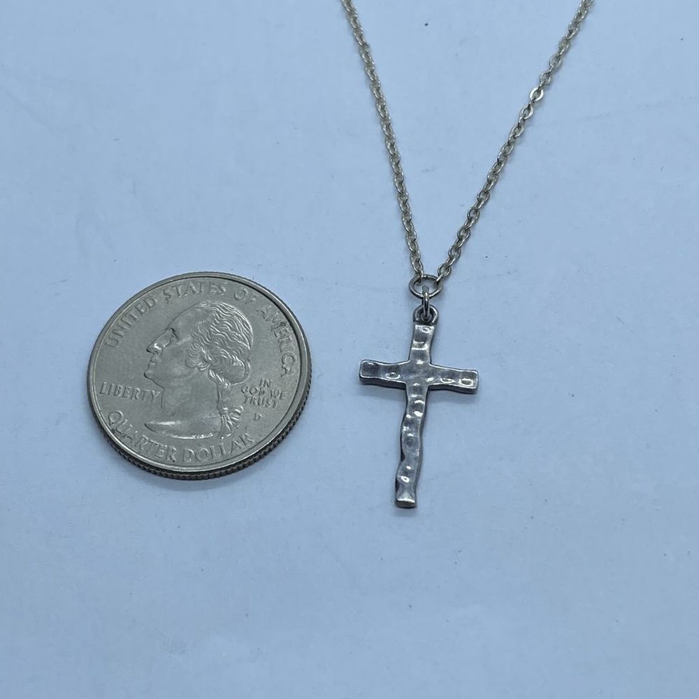 Elegant, Dainty, 925 Sterling Silver Cross Pendant Necklace - Signed - Picture 4 of 7